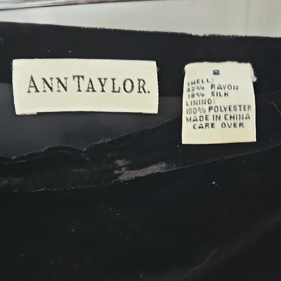 Ann Taylor Classic Vintage Velvet A-Line Skirt - Picture 2 of 3